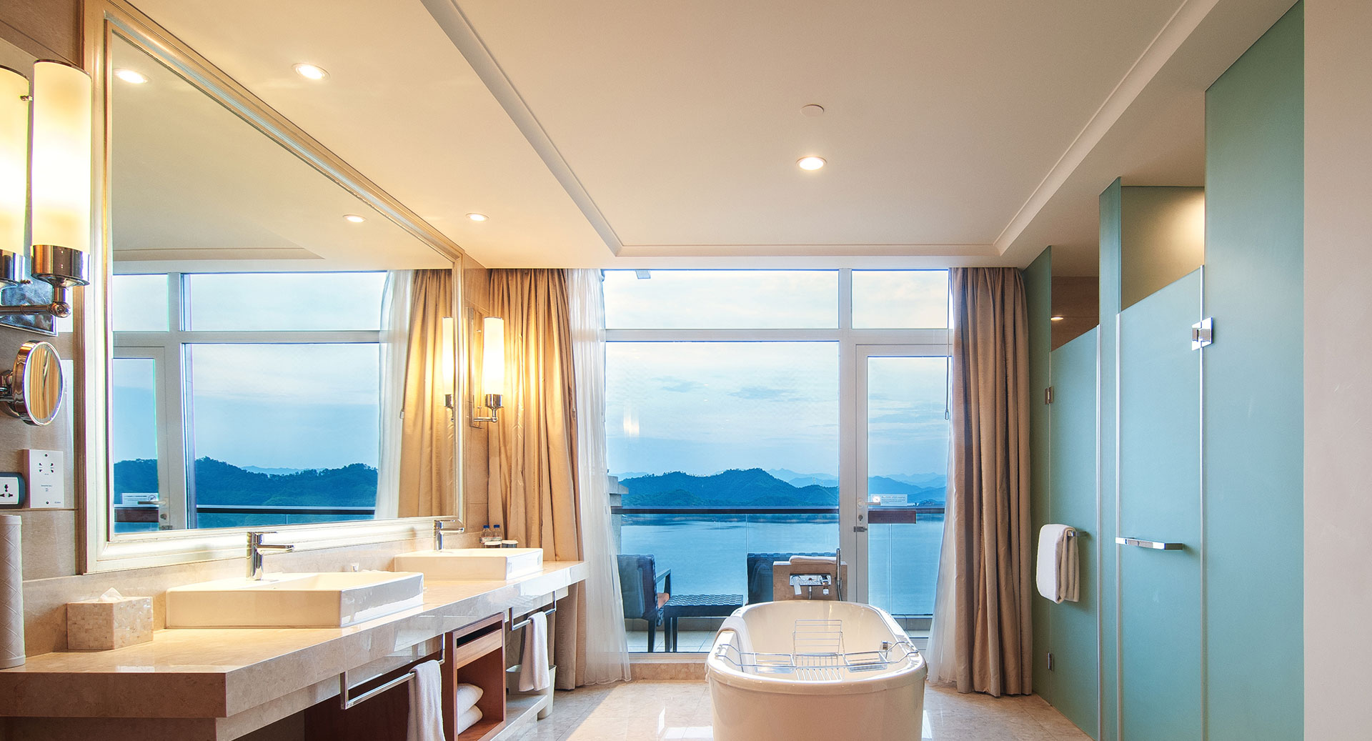 DL61 IP54 Waterproof SMD LED Downlight UPSHINE Lighting