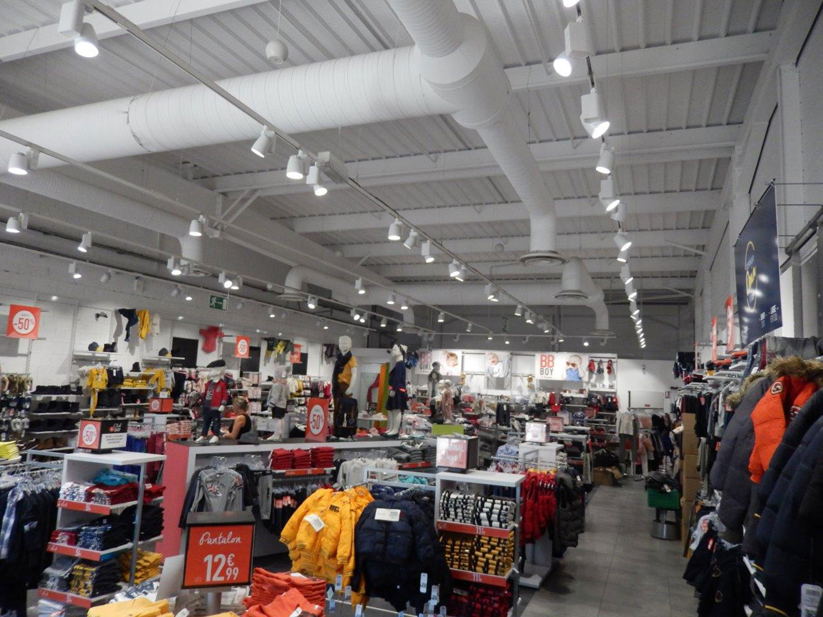 Kids Clothing Store Lighting In France