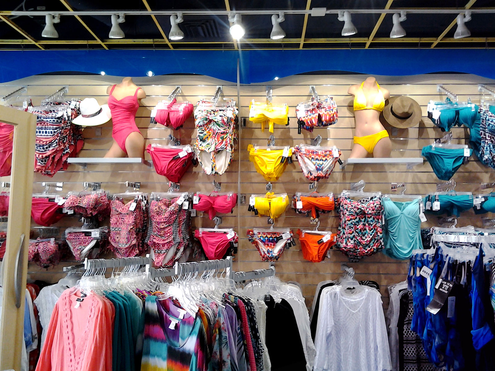 Bikini Retail Store Lighting In US