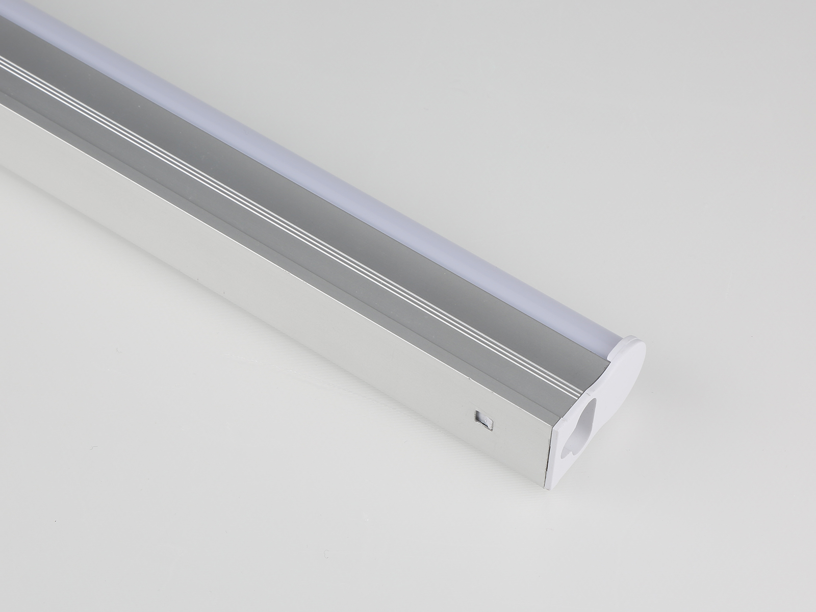 T5 8W LED Light 600MM